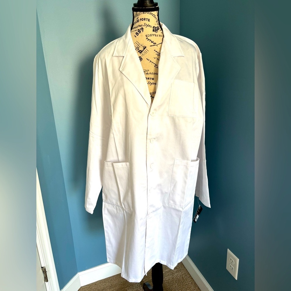 Men’s White Prestige Medical Dr MD Nurse Lab Coat size Small